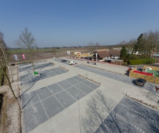 Een stevige basis voor het erf – archieffoto 3
