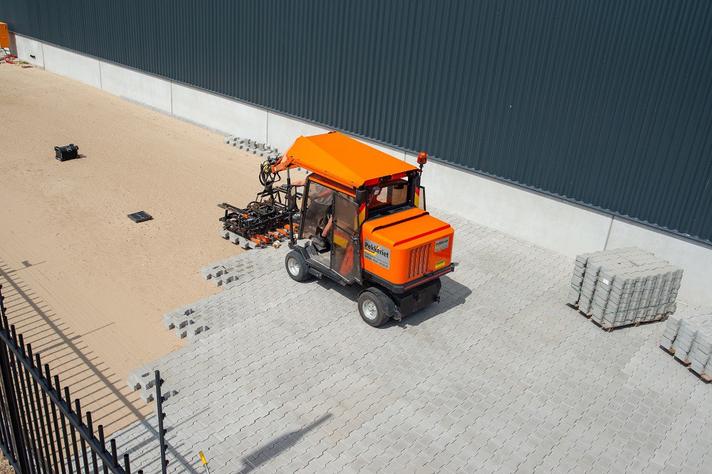 Meters maken met machinaal straatwerk