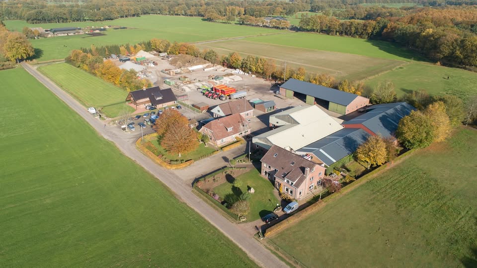 Pekkeriet in Dalfsen vanuit de lucht